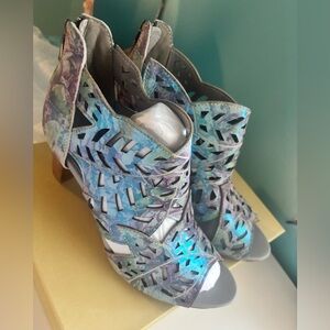 Gorgeous L’Arriste Heels